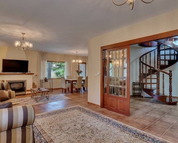 4 sypialnia Willa na sprzedaż w Dénia z basenem garażem - 1 250 000 € (Ref: 9457739)