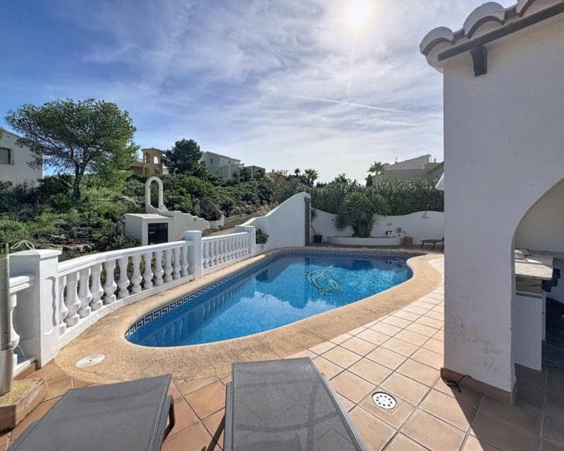 Chalet de 5 habitaciones en Benitachell / Benitatxell en venta con piscina - 550.000 € (Ref: 9457747)