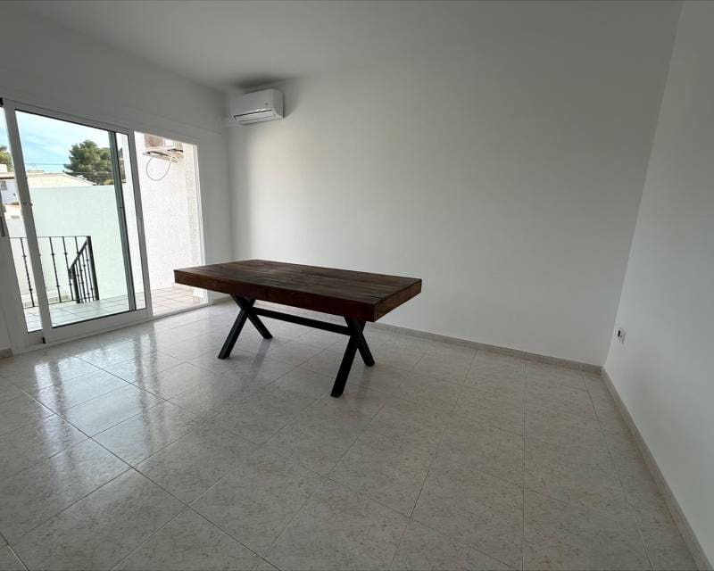 3 Zimmer Reihenhaus zu verkaufen in Benissa mit Pool Garage - 350.000 € (Ref: 9473196)