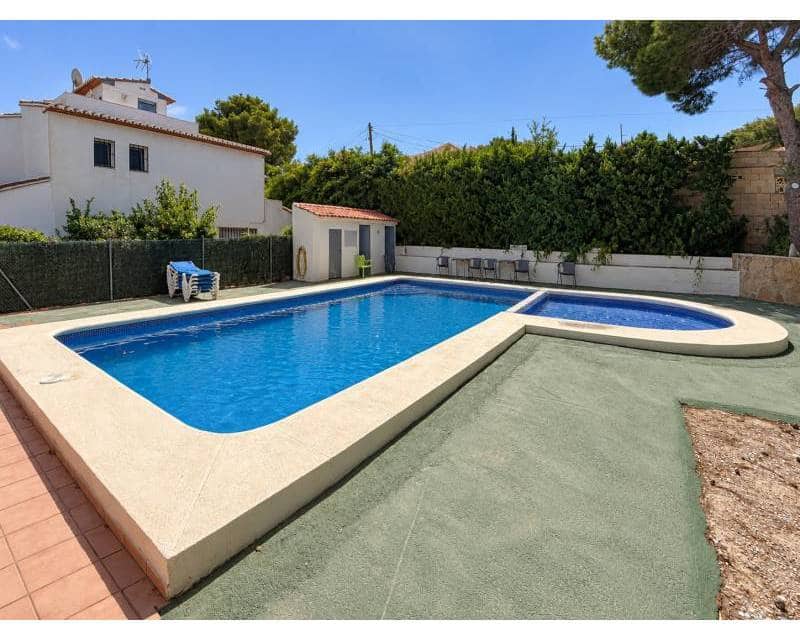 3 Zimmer Reihenhaus zu verkaufen in Benissa mit Pool Garage - 350.000 € (Ref: 9473196)
