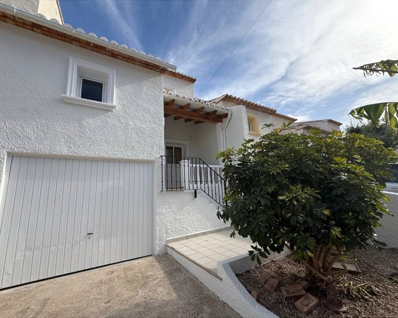 3 Zimmer Reihenhaus zu verkaufen in Benissa mit Pool Garage - 350.000 € (Ref: 9473196)