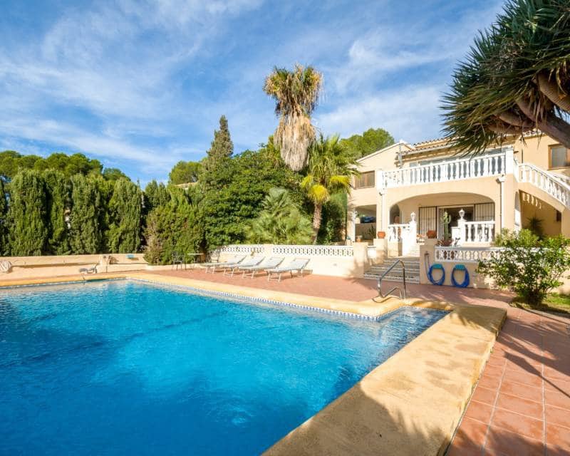 3 bedroom Villa for sale in Moraira with pool - € 1,795,000 (Ref: 9489774)