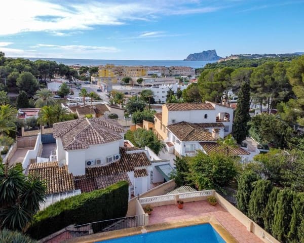 3 soveværelse Villa til salg i Moraira, Teulada-Moraira med swimmingpool - € 1.795.000 (Ref: 9489774)