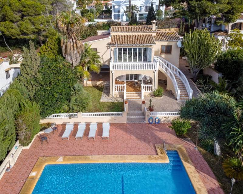 3 bedroom Villa for sale in Moraira with pool - € 1,795,000 (Ref: 9489774)
