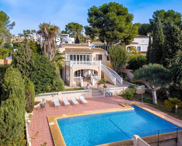 3 soveværelse Villa til salg i Moraira, Teulada-Moraira med swimmingpool - € 1.795.000 (Ref: 9489774)