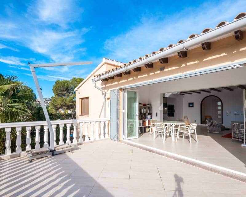 3 bedroom Villa for sale in Moraira with pool - € 1,795,000 (Ref: 9489774)