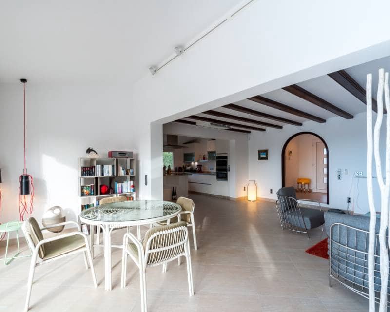 3 bedroom Villa for sale in Moraira with pool - € 1,795,000 (Ref: 9489774)