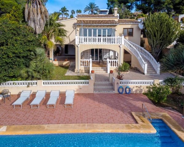 3 soveværelse Villa til salg i Moraira, Teulada-Moraira med swimmingpool - € 1.795.000 (Ref: 9489774)