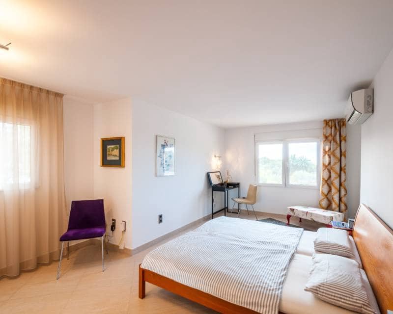 3 bedroom Villa for sale in Moraira with pool - € 1,795,000 (Ref: 9489774)