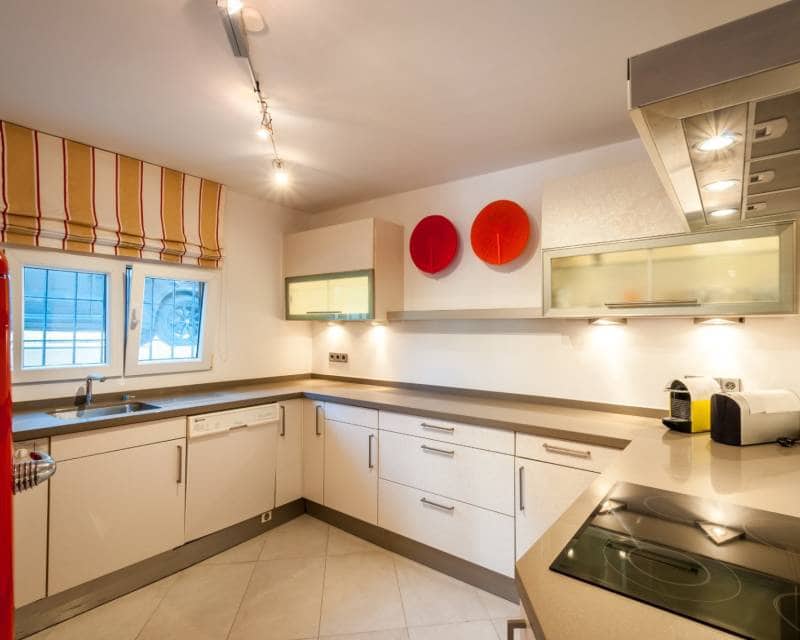 3 bedroom Villa for sale in Moraira with pool - € 1,795,000 (Ref: 9489774)