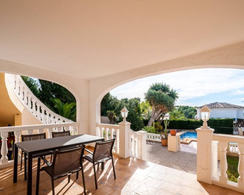 3 bedroom Villa for sale in Moraira with pool - € 1,795,000 (Ref: 9489774)