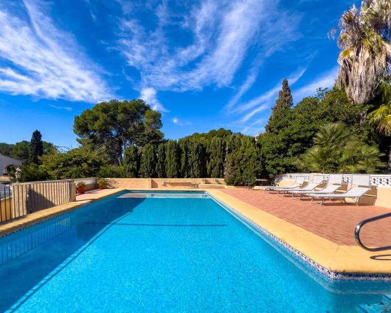 3 bedroom Villa for sale in Moraira with pool - € 1,795,000 (Ref: 9489774)