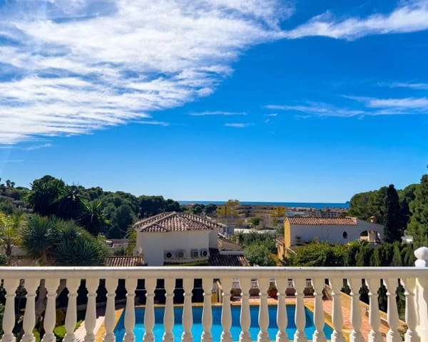 3 soverom Villa til salgs i Moraira, Teulada-Moraira med svømmebasseng - € 1 795 000 (Ref: 9489774)