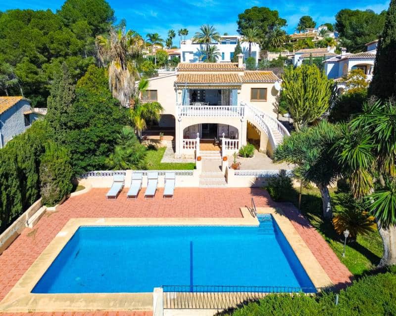 3 bedroom Villa for sale in Moraira with pool - € 1,795,000 (Ref: 9489774)