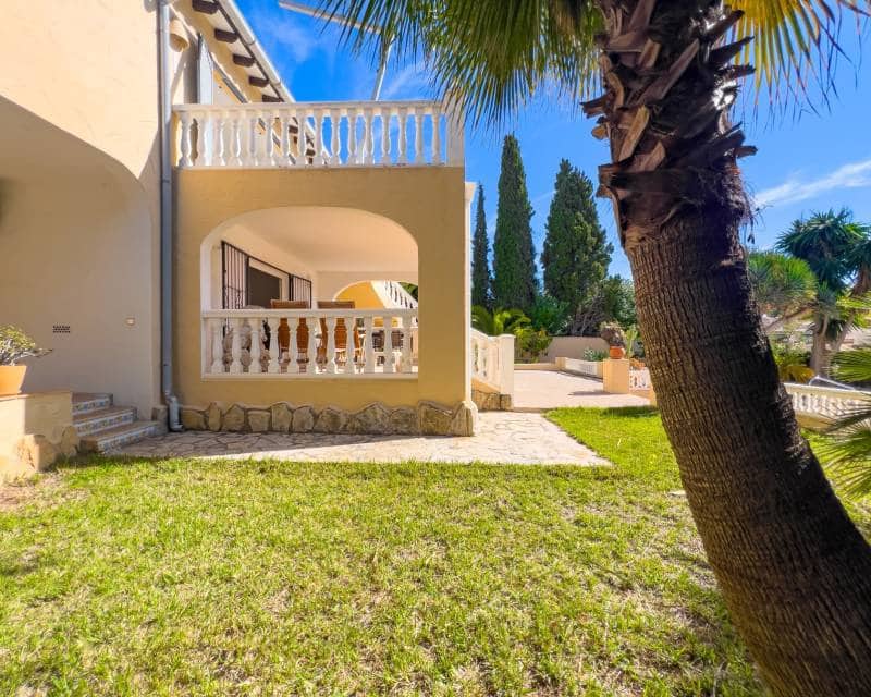 3 bedroom Villa for sale in Moraira with pool - € 1,795,000 (Ref: 9489774)