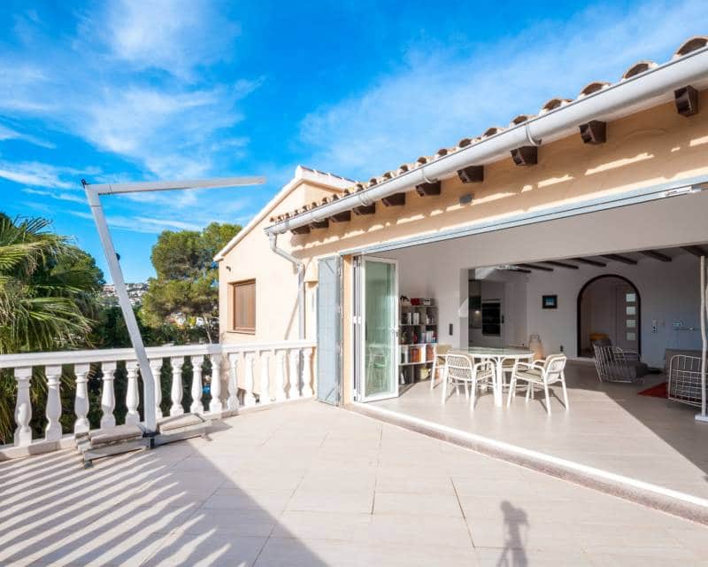 3 bedroom Villa for sale in Moraira with pool - € 1,795,000 (Ref: 9489774)