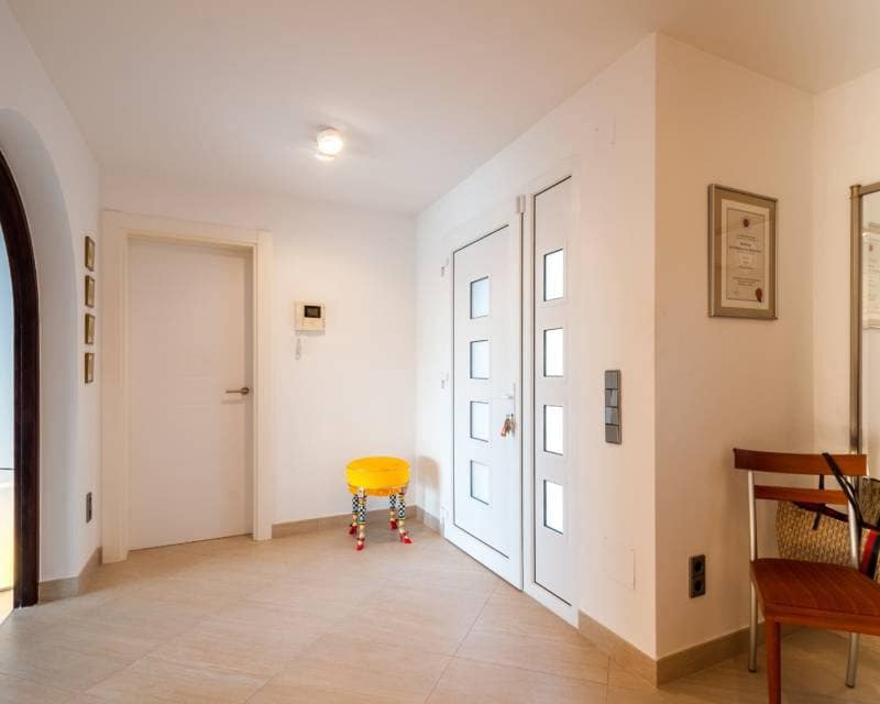 3 bedroom Villa for sale in Moraira with pool - € 1,795,000 (Ref: 9489774)