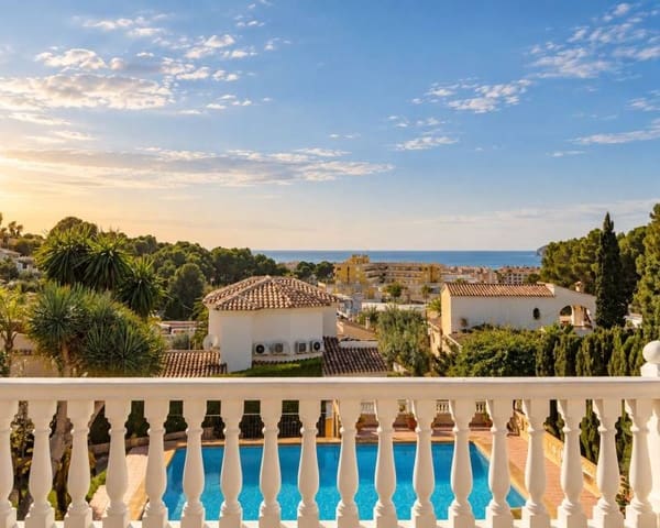 3 soverom Villa til salgs i Moraira, Teulada-Moraira med svømmebasseng garasje - € 1 425 000 (Ref: 9489774)
