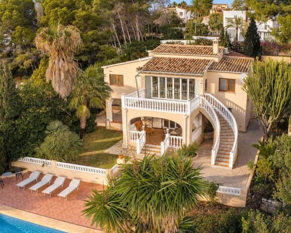 3 soverom Villa til salgs i Moraira, Teulada-Moraira med svømmebasseng garasje - € 1 425 000 (Ref: 9489774)