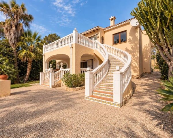 3 soverom Villa til salgs i Moraira, Teulada-Moraira med svømmebasseng garasje - € 1 425 000 (Ref: 9489774)