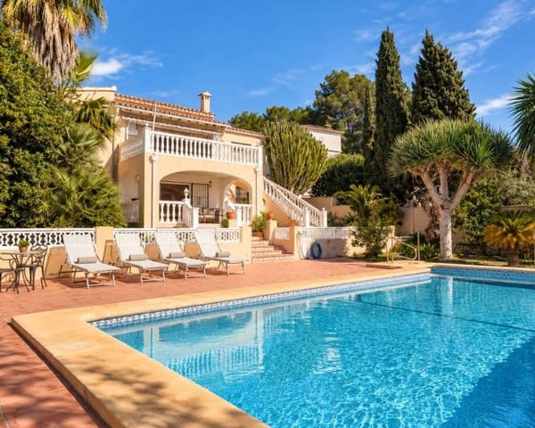 3 soverom Villa til salgs i Moraira, Teulada-Moraira med svømmebasseng garasje - € 1 425 000 (Ref: 9489774)