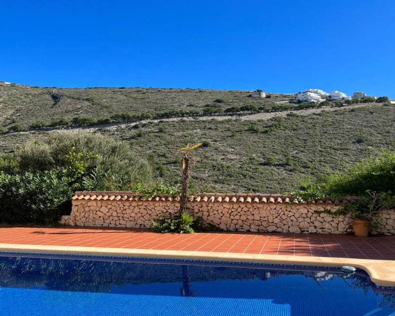 4 Zimmer Villa zu verkaufen in Moraira mit Pool - 599.000 € (Ref: 9618576)