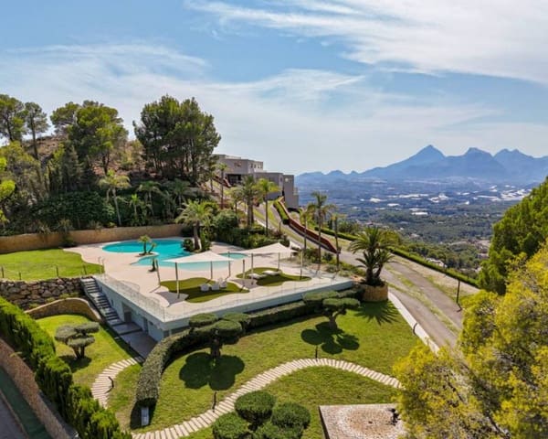 3 bedroom Apartment for sale in Altea with pool - € 1,995,000 (Ref: 9618578)