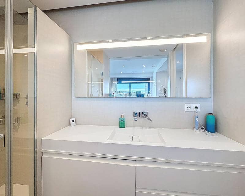 Apartamento de 3 habitaciones en Benitachell / Benitatxell en venta con piscina garaje - 750.000 € (Ref: 9626089)