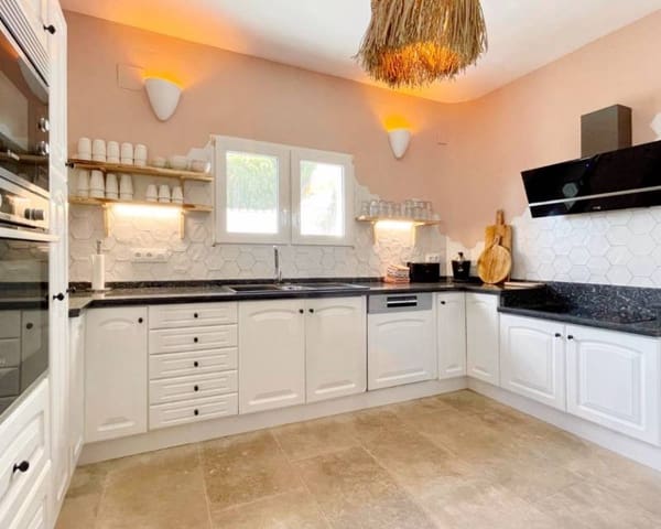 4 sovrum Villa till salu i Moraira, Teulada-Moraira med pool - 1 199 000 € (Ref: 9666993)