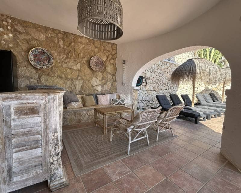 4 sovrum Villa till salu i Moraira med pool - 1 199 000 € (Ref: 9666993)