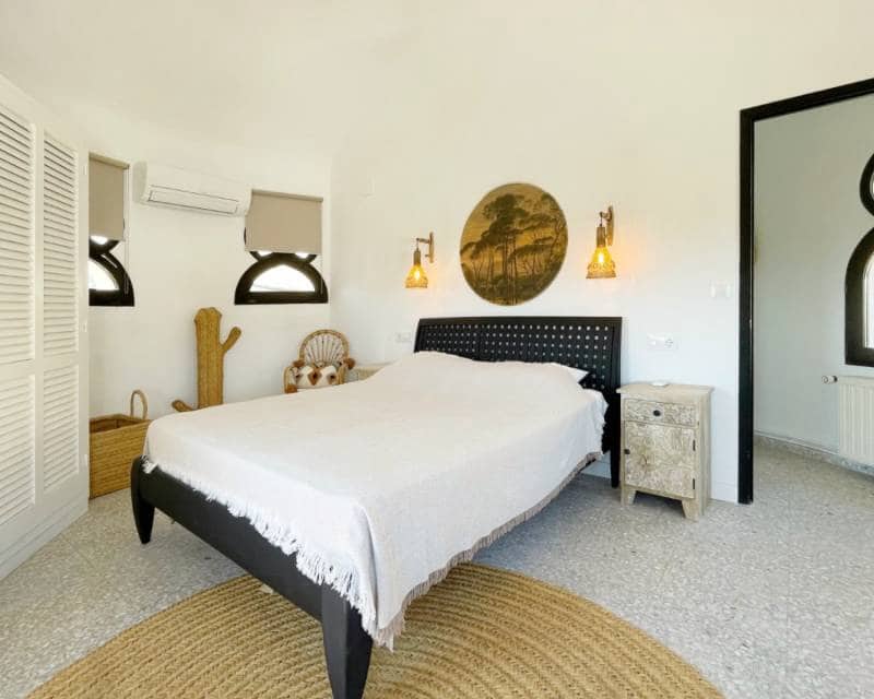 4 sovrum Villa till salu i Moraira med pool - 1 199 000 € (Ref: 9666993)