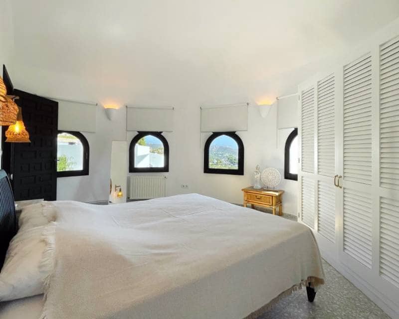 4 sovrum Villa till salu i Moraira med pool - 1 199 000 € (Ref: 9666993)