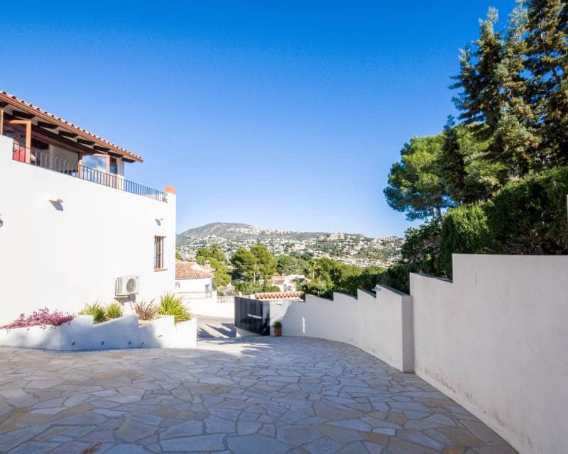 4 bedroom Villa for sale in Moraira with pool garage - € 1,190,000 (Ref: 9666994)