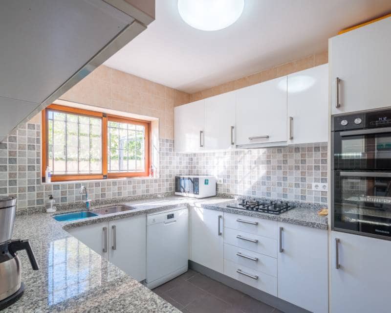 4 bedroom Villa for sale in Moraira with pool garage - € 1,190,000 (Ref: 9666994)