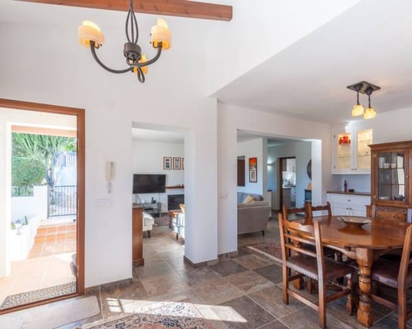 4 soveværelse Villa til salg i Moraira, Teulada-Moraira med swimmingpool garage - € 1.190.000 (Ref: 9666994)