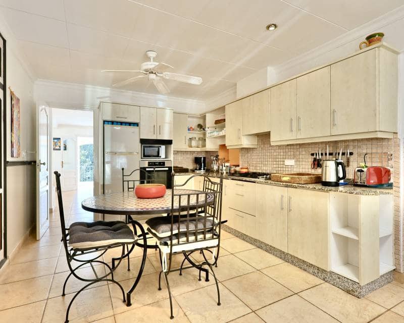 4 soverom Villa til salgs i Javea / Xabia med svømmebasseng - € 750 000 (Ref: 9666995)