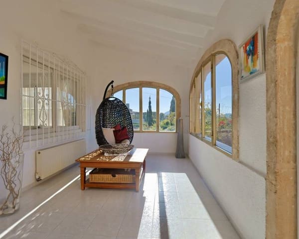 Chalet de 4 habitaciones en Javea / Xàbia en venta con piscina - 699.000 € (Ref: 9666995)