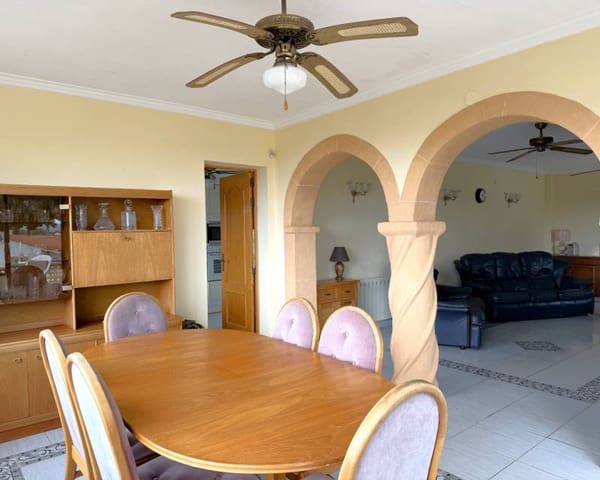 3 bedroom Villa for sale in Pinar del Advocat - Cometa, Teulada-Moraira with pool garage - € 665,000 (Ref: 9694039)