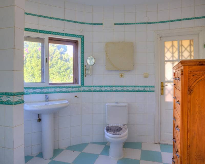 5 quarto Moradia para venda em Benissa com piscina - 650 000 € (Ref: 9708074)