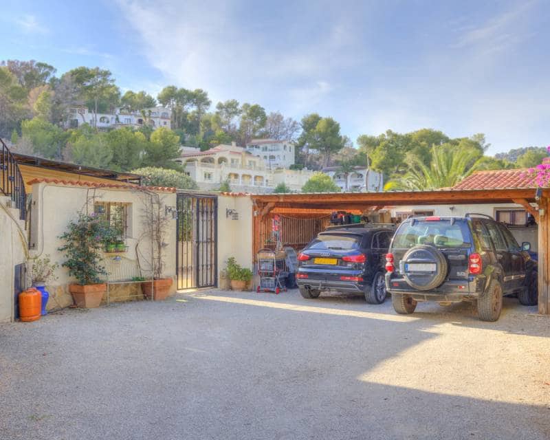 5 quarto Moradia para venda em Benissa com piscina - 650 000 € (Ref: 9708074)