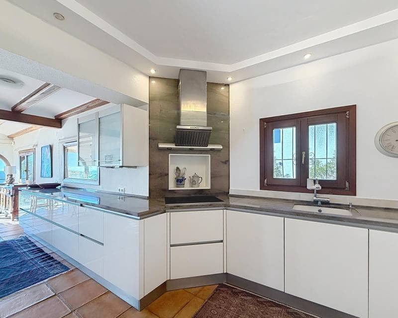 4 soverom Villa til salgs i Benitachell / Benitatxell med svømmebasseng garasje - € 2 350 000 (Ref: 9713200)