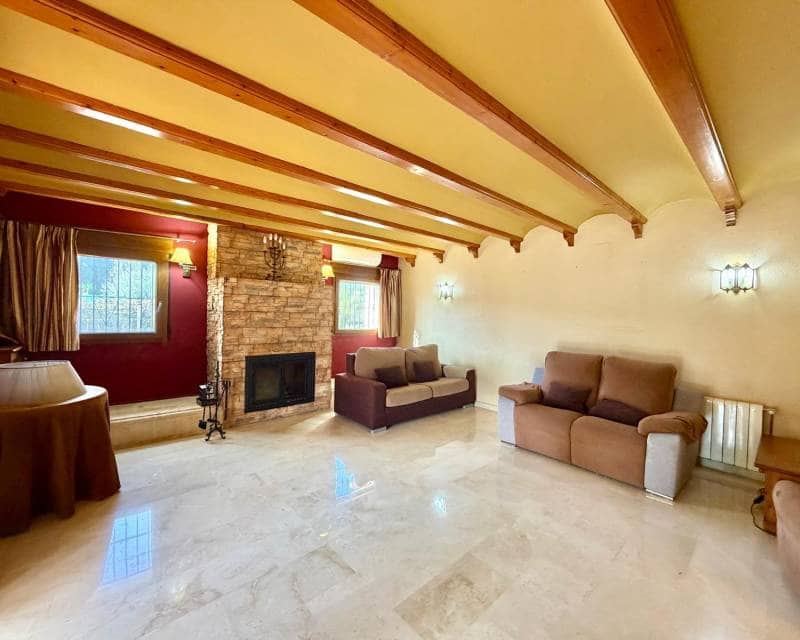 8 bedroom Villa for sale in Pedreguer with pool - € 975,000 (Ref: 9713411)