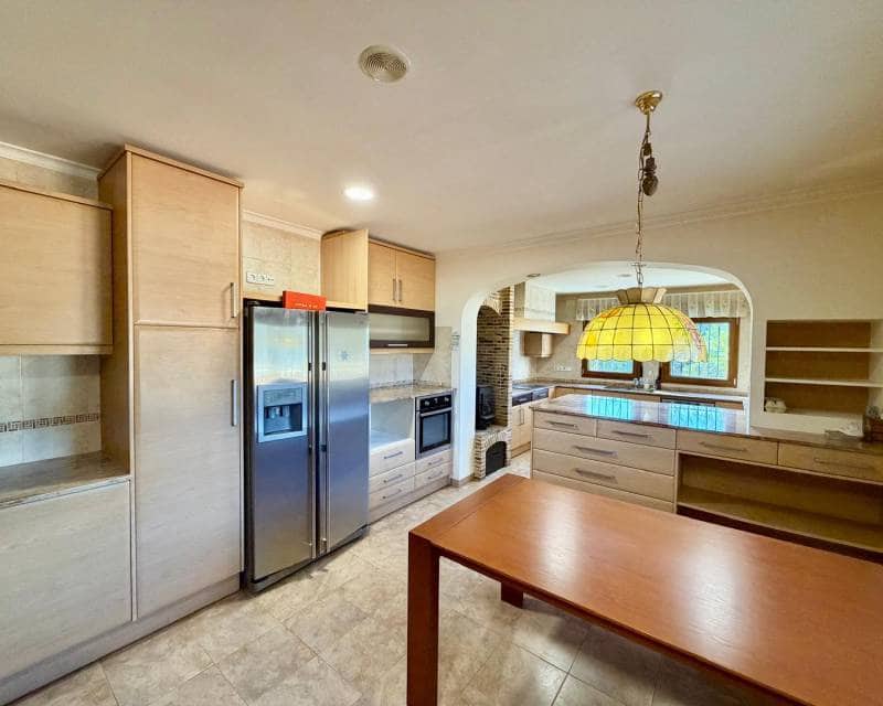 8 bedroom Villa for sale in Pedreguer with pool - € 975,000 (Ref: 9713411)