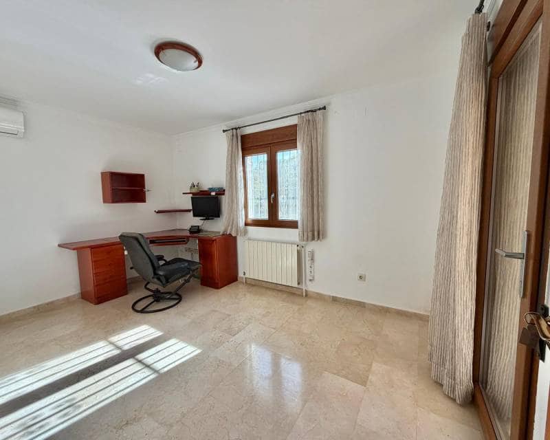 8 bedroom Villa for sale in Pedreguer with pool - € 975,000 (Ref: 9713411)