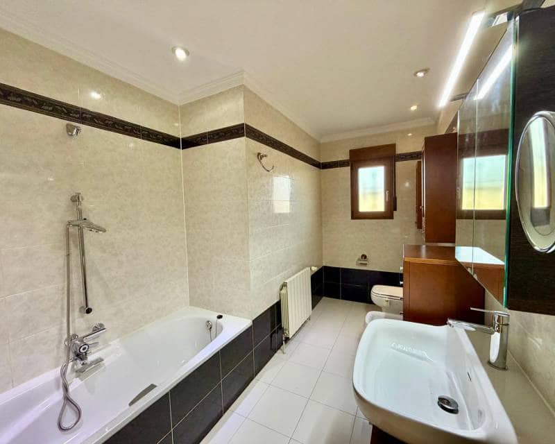 8 bedroom Villa for sale in Pedreguer with pool - € 975,000 (Ref: 9713411)