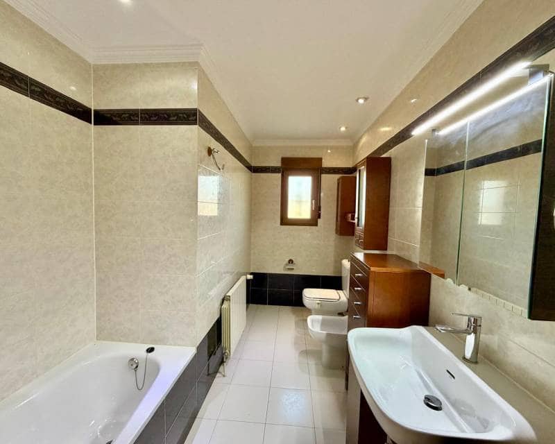 8 bedroom Villa for sale in Pedreguer with pool - € 975,000 (Ref: 9713411)