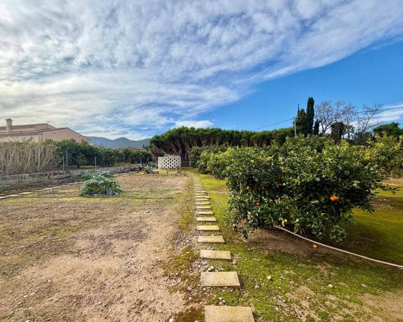 8 bedroom Villa for sale in Pedreguer with pool - € 975,000 (Ref: 9713411)