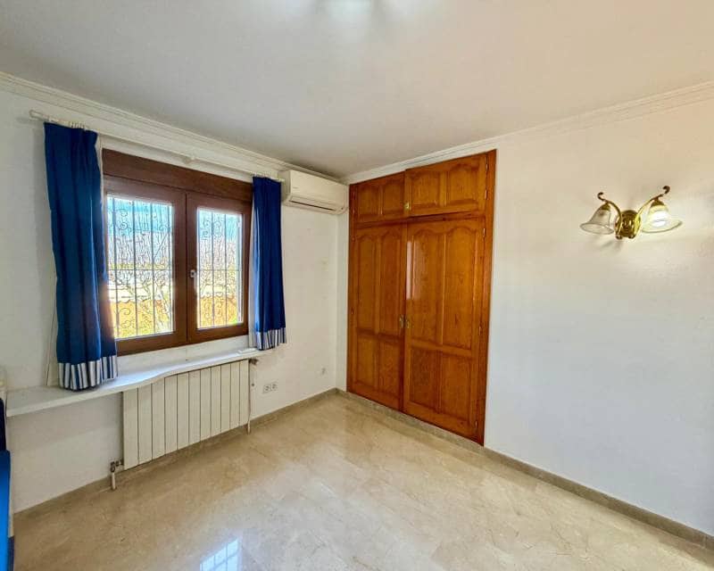 8 bedroom Villa for sale in Pedreguer with pool - € 975,000 (Ref: 9713411)