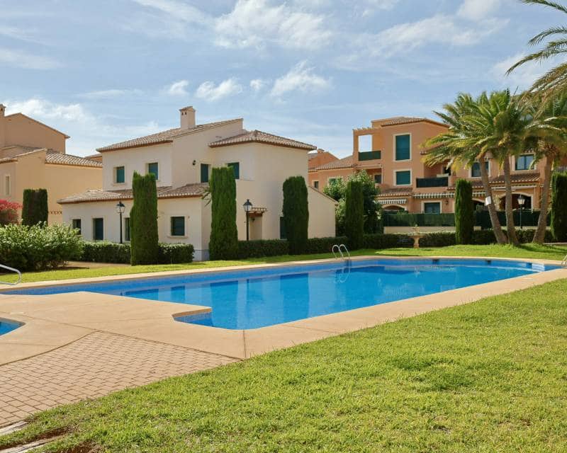 4 quarto Moradia em Banda para venda em Javea / Xabia com piscina - 749 000 € (Ref: 9713414)
