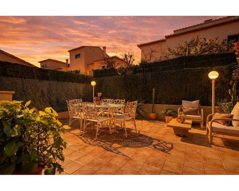 4 quarto Moradia em Banda para venda em Javea / Xabia com piscina - 749 000 € (Ref: 9713414)